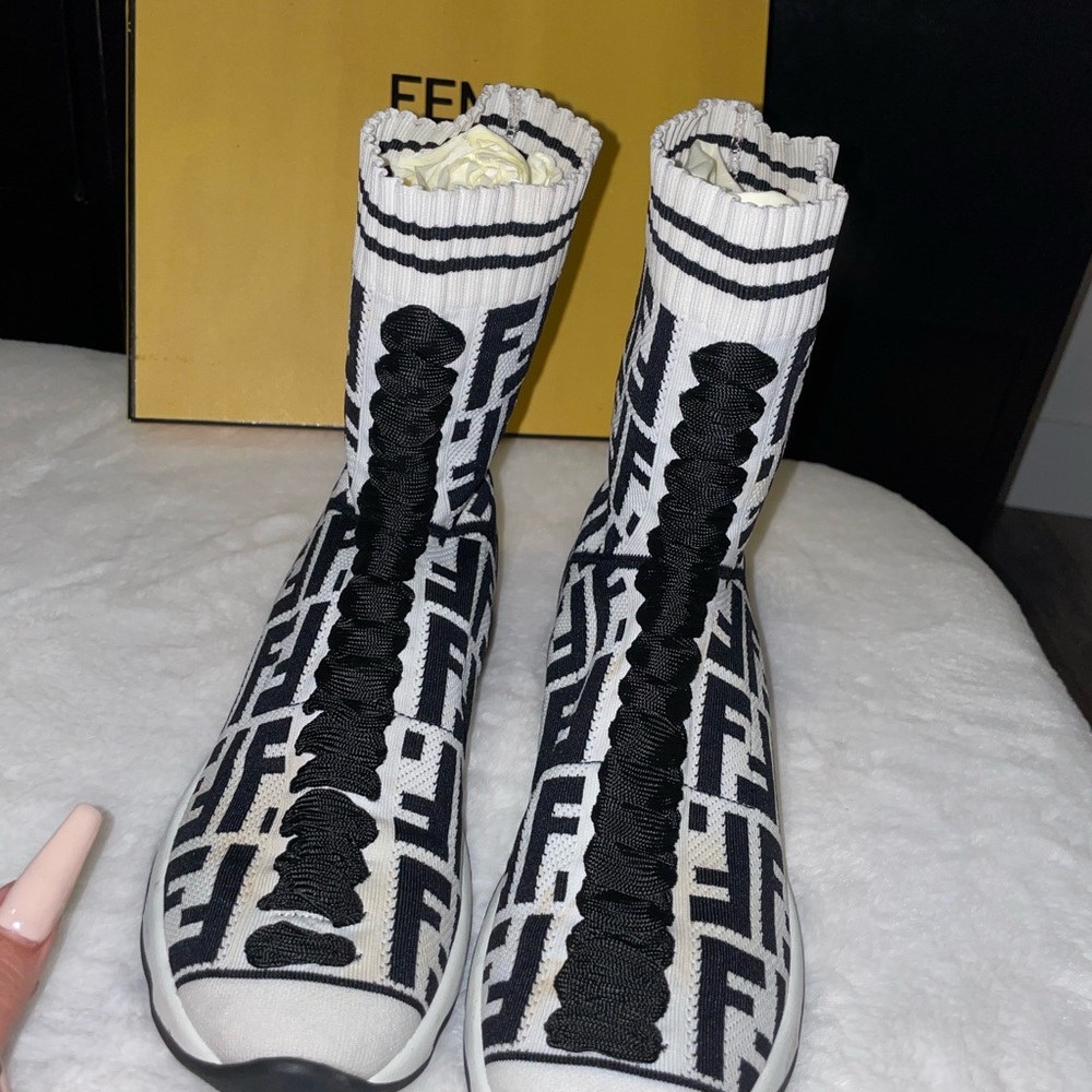 Fendi sneaker socks!!! Black & white trendy.